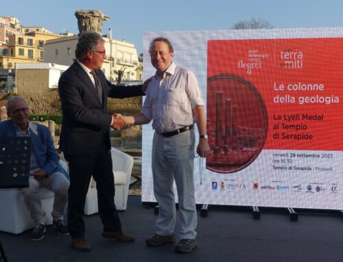 Il Rotary Club Campi Flegrei incoraggia l’archeologia con una targa a Peter Clift